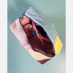 Toilettaske rd stribe