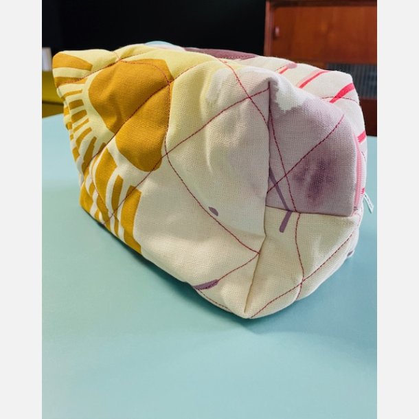 Toilettaske quiltet rd