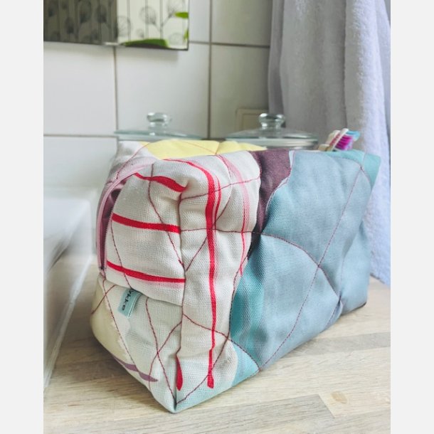 Toilettaske quiltet rd
